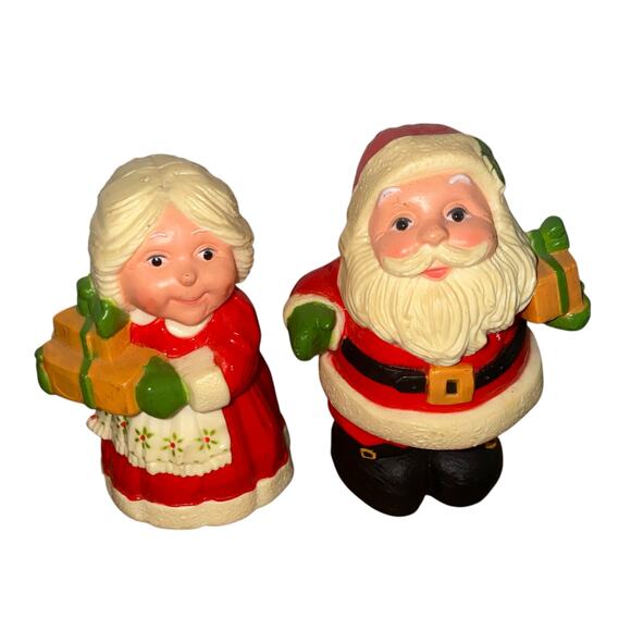 VTG HALLMARK Mr & Mrs SANTA CLAUS Plastic Salt and Pepper Shakers Christmas 70's - Picture 2 of 13